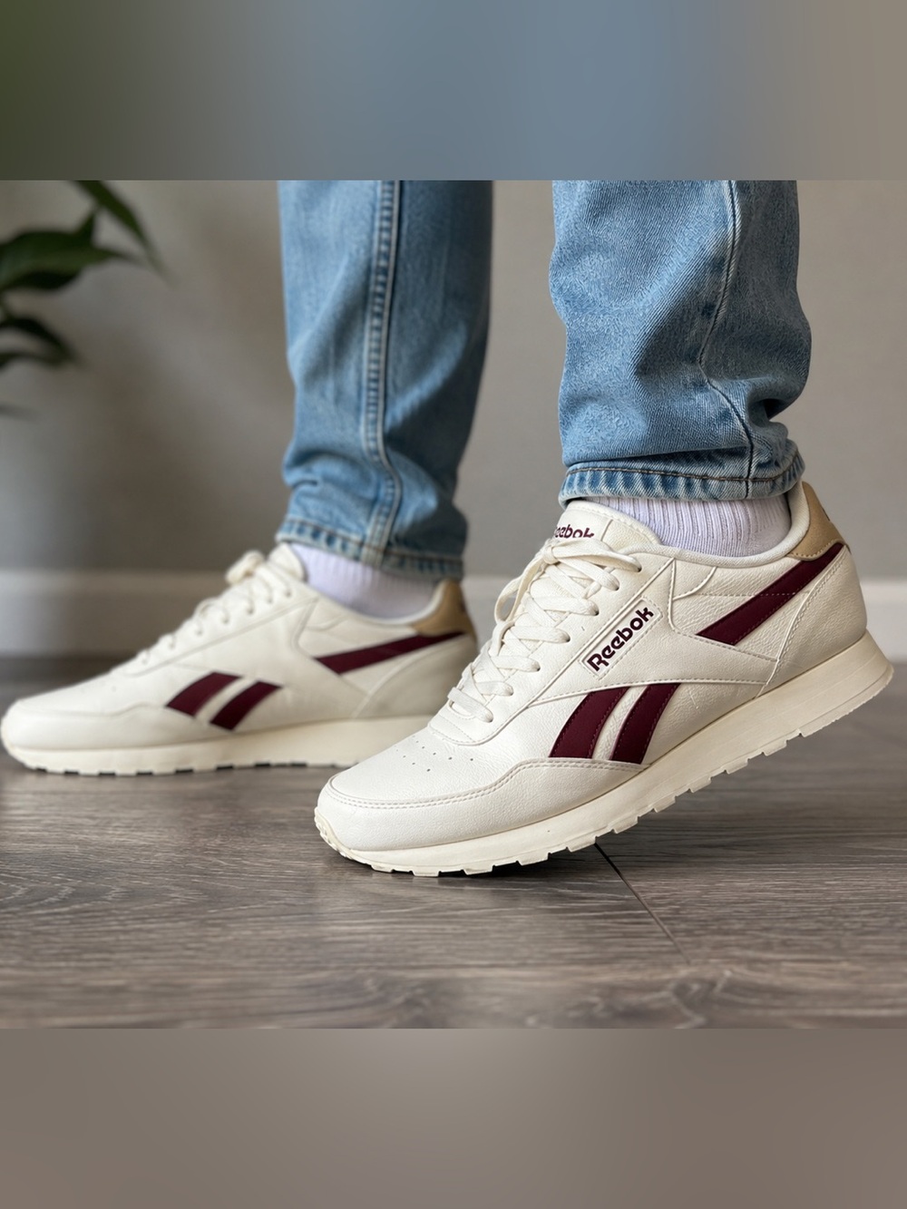Reebok Classic Leather Sneakers White Burgundy Men’s 12.5 EU 46 Casual Shoes